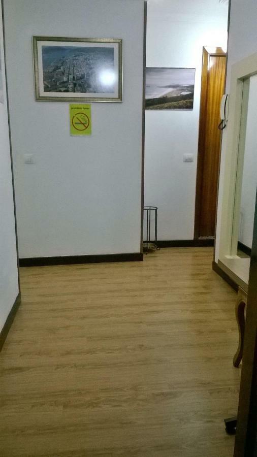 Hostal El Cairo 费罗尔 外观 照片